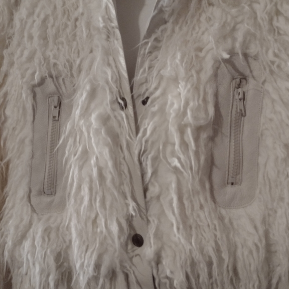 Ivory Faux Fur/Leather Aldo Bomber jacket Medium - Picture 3 of 5